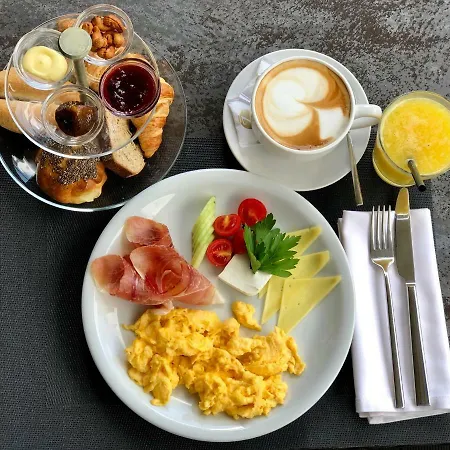 Zeta Hotel 4*